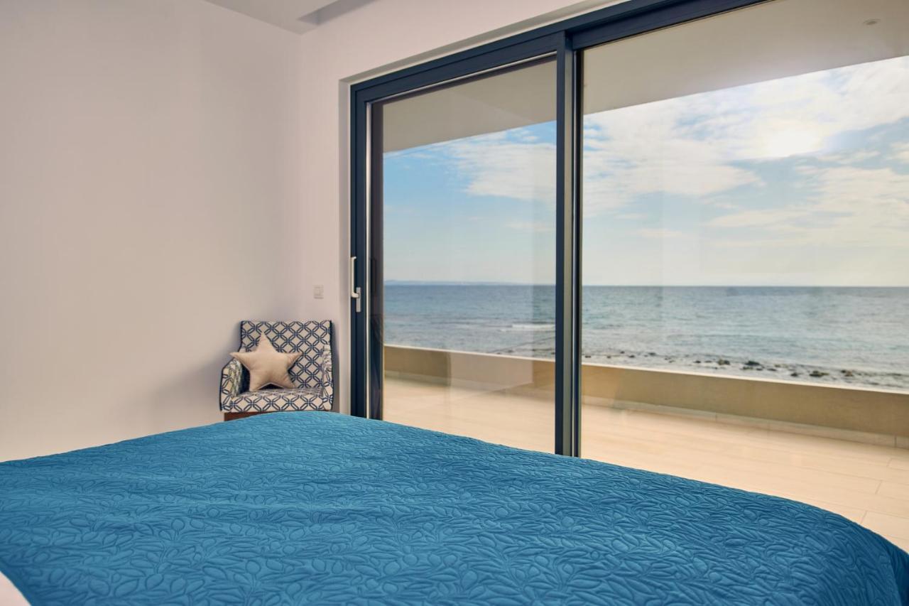Sea Front Apartment *